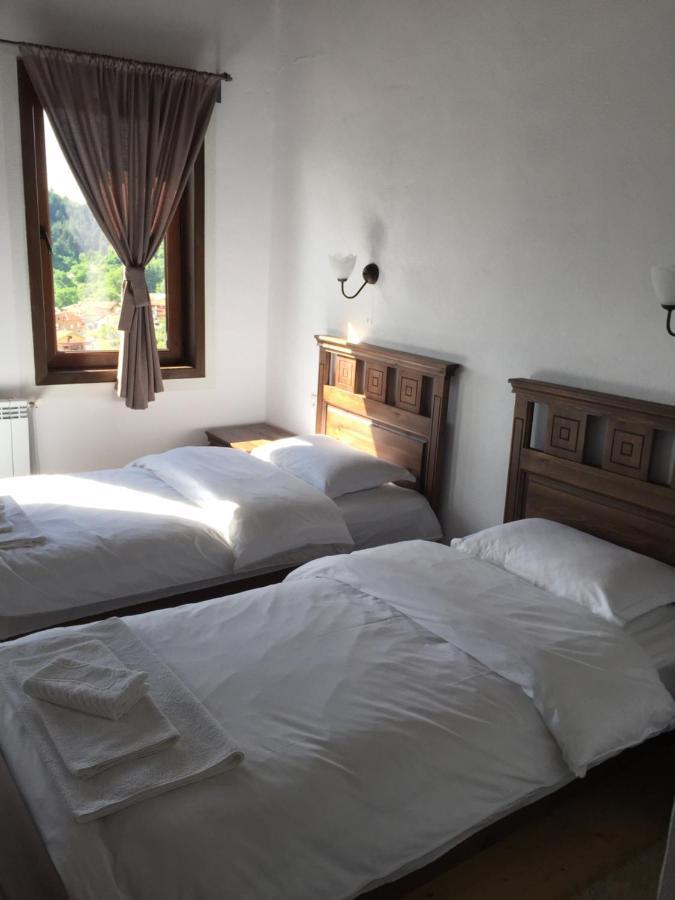 Калпаците - Kalpacite Guest Houses Skrebatno Exterior photo